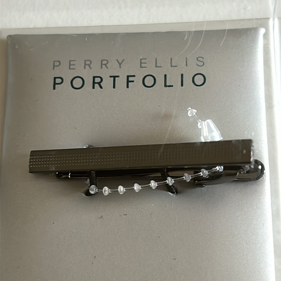 Men’s Perry Ellis tie clip - Picture 6 of 7